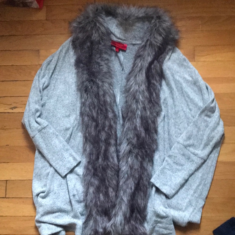 Sweater gray. Jennifer Lopez. only worn couple times like new